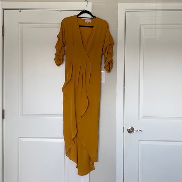 Club L ruched detail Max Dress ASOS - Picture 3 of 5